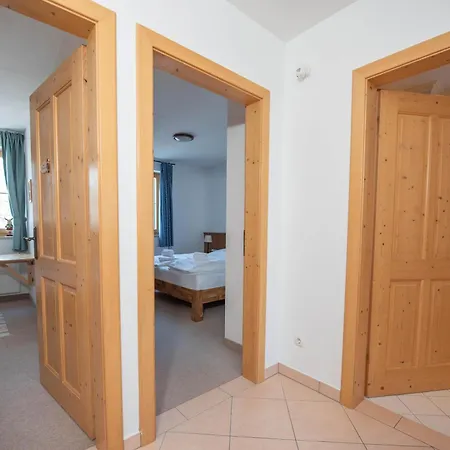 Haus Filzstein 144 18 شقة